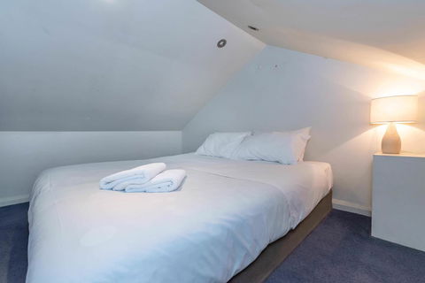 2 Bed House + Loft In Pyrmont - VIC Tourism 16