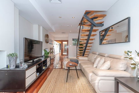2 Bed House + Loft In Pyrmont - VIC Tourism 0