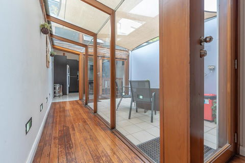 2 Bed House + Loft In Pyrmont - VIC Tourism 5