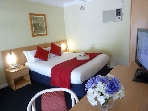Sky Rider Motor Inn - VIC Tourism 1