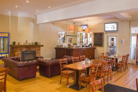 Gardners Inn Hotel - VIC Tourism 7