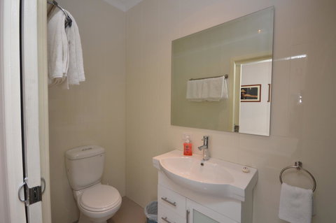 The Old Saddlery - VIC Tourism 10