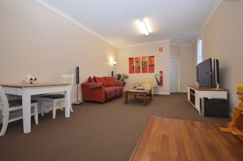 The Old Saddlery - VIC Tourism 3