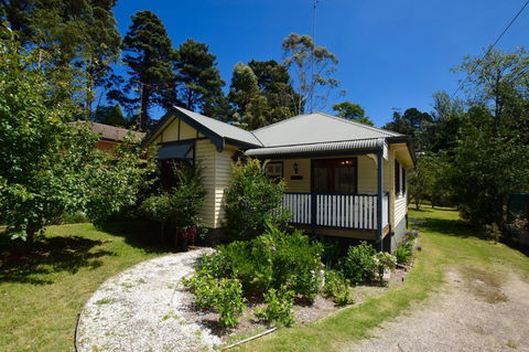 Allegra Cottage Of Leura - VIC Tourism 11
