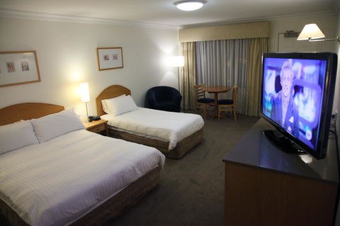 Carlyle Suites & Apartments - VIC Tourism 20