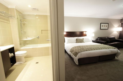 Carlyle Suites & Apartments - VIC Tourism 10