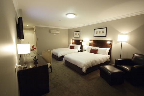 Carlyle Suites & Apartments - VIC Tourism 11