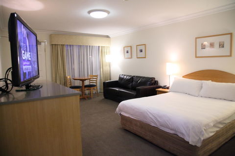 Carlyle Suites & Apartments - VIC Tourism 17