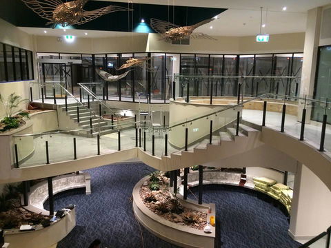 Nomikis\'On The Avenue - VIC Tourism 11