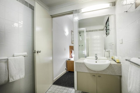 Mercure Darwin Airport Resort - VIC Tourism 24