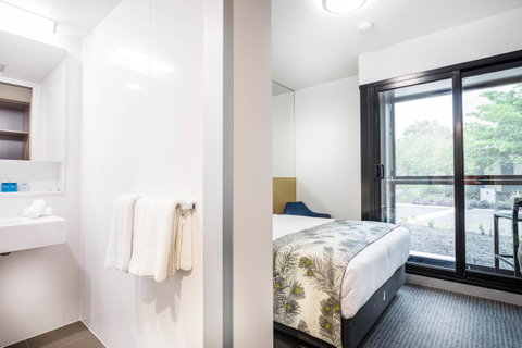 Mercure Darwin Airport Resort - VIC Tourism 10