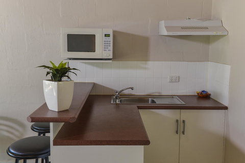 Desert Palms Alice Springs - VIC Tourism 2