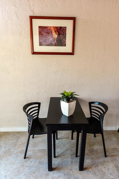 Desert Palms Alice Springs - VIC Tourism 3