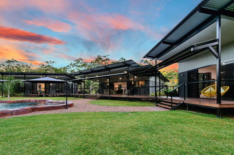 'Tropical Oasis - Darwin NT - VIC Tourism 1