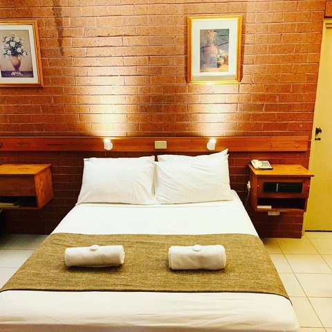 Pine Tree Motel - VIC Tourism 18