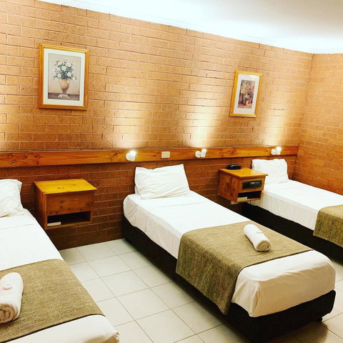 Pine Tree Motel - VIC Tourism 31