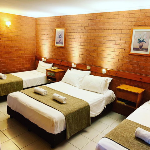 Pine Tree Motel - VIC Tourism 19