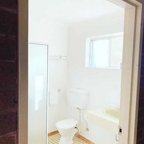 Pine Tree Motel - VIC Tourism 32