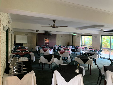 Pine Tree Motel - VIC Tourism 9