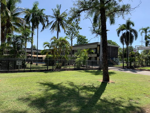 Pine Tree Motel - VIC Tourism 3