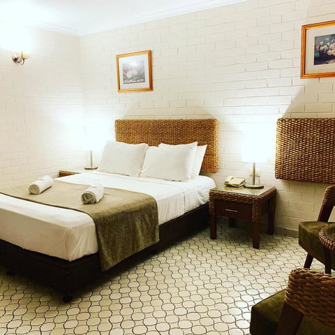 Pine Tree Motel - VIC Tourism 25