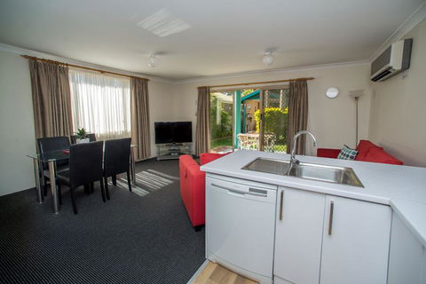 Beaches Serviced Apartments - VIC Tourism 19