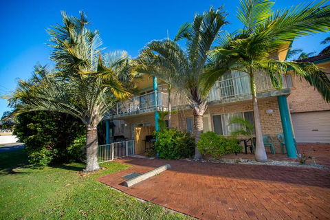 Beaches Serviced Apartments - VIC Tourism 1