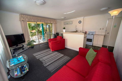 Beaches Serviced Apartments - VIC Tourism 12