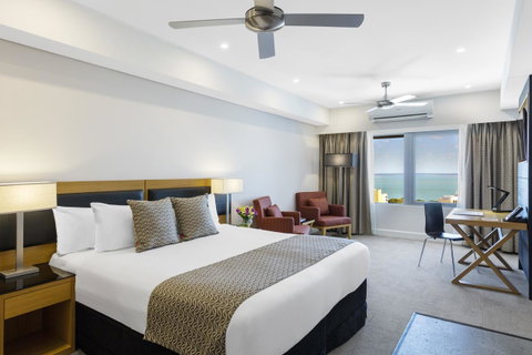 Oaks Darwin Elan Hotel - VIC Tourism 1