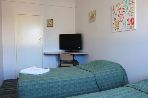 Golden Sands Motor Inn - VIC Tourism 19
