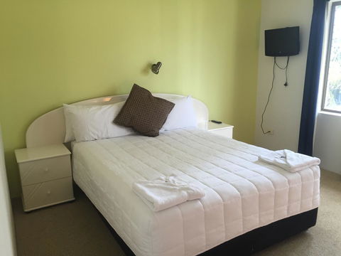 Golden Sands Motor Inn - VIC Tourism 2