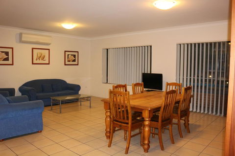 Golden Sands Motor Inn - VIC Tourism 13