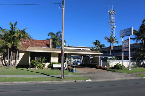 Golden Sands Motor Inn - VIC Tourism 18
