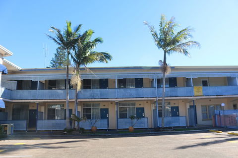 Golden Sands Motor Inn - VIC Tourism 11