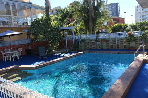Golden Sands Motor Inn - VIC Tourism 3