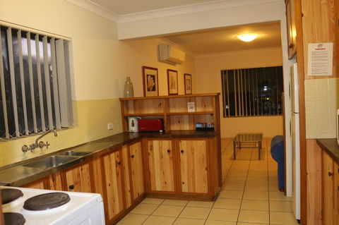 Golden Sands Motor Inn - VIC Tourism 7