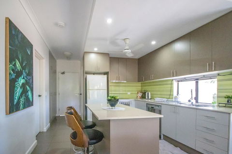 ZEN QUEST - The NOMADS PAD Near Nightcliff Markets & Sunset Foreshore - VIC Tourism 27