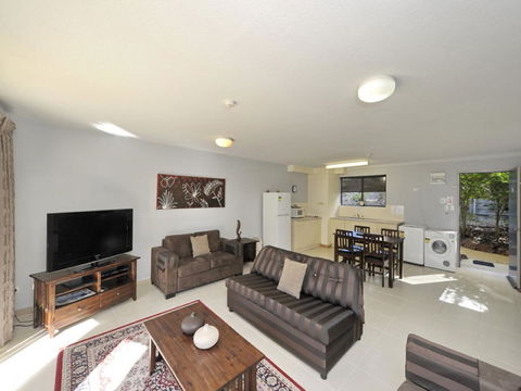 Nelson Bay Breeze - VIC Tourism 9