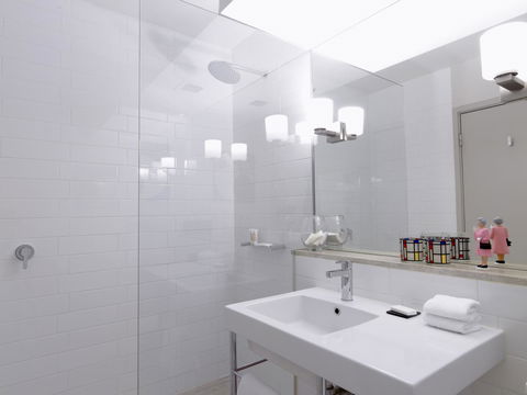 QT Canberra - VIC Tourism 38