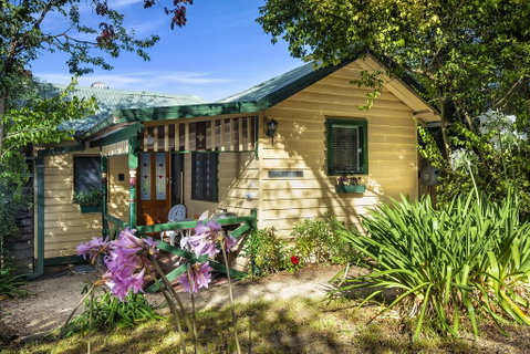 Bonnie Brae Cottage - VIC Tourism 0