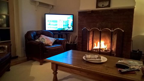 Book Keepers Cottage - VIC Tourism 3