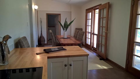 Book Keepers Cottage - VIC Tourism 2