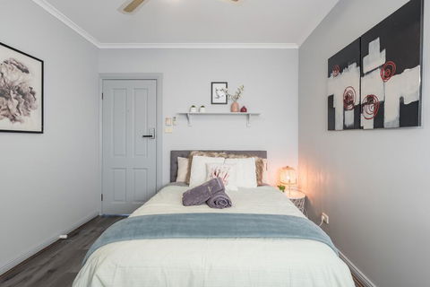 Boutique Private Rm Situated In The Heart Of Burwood6 - VIC Tourism 2