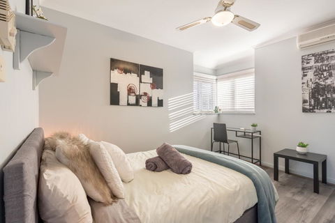 Boutique Private Rm Situated In The Heart Of Burwood6 - VIC Tourism 0