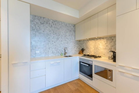 Box Hill 1 Bedroom Apartment With Ultimate View - VIC Tourism 3