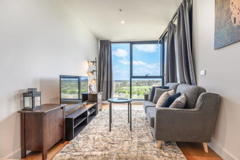 Box Hill 1 Bedroom Apartment With Ultimate View - VIC Tourism 0