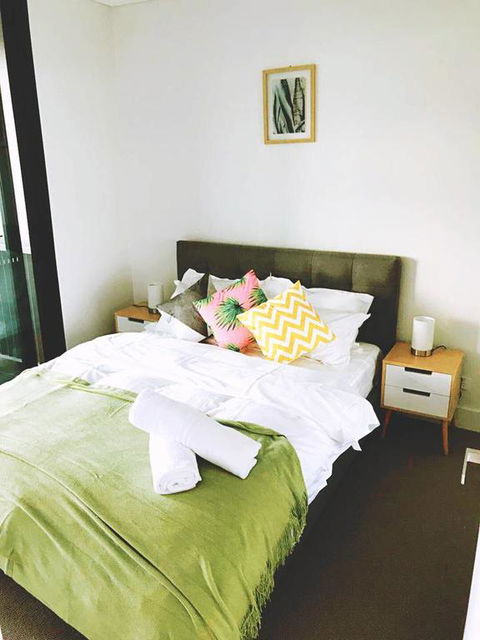 Brand New 2 Bed Apartment With Absolute Park View - VIC Tourism 3