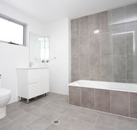 Brand new Family Friendly Apartment for 7 - VIC Tourism