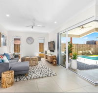 Brand New PRIZE HOME 50m path to beach - VIC Tourism