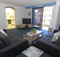 Breakers 10 - Main Beach Location - VIC Tourism